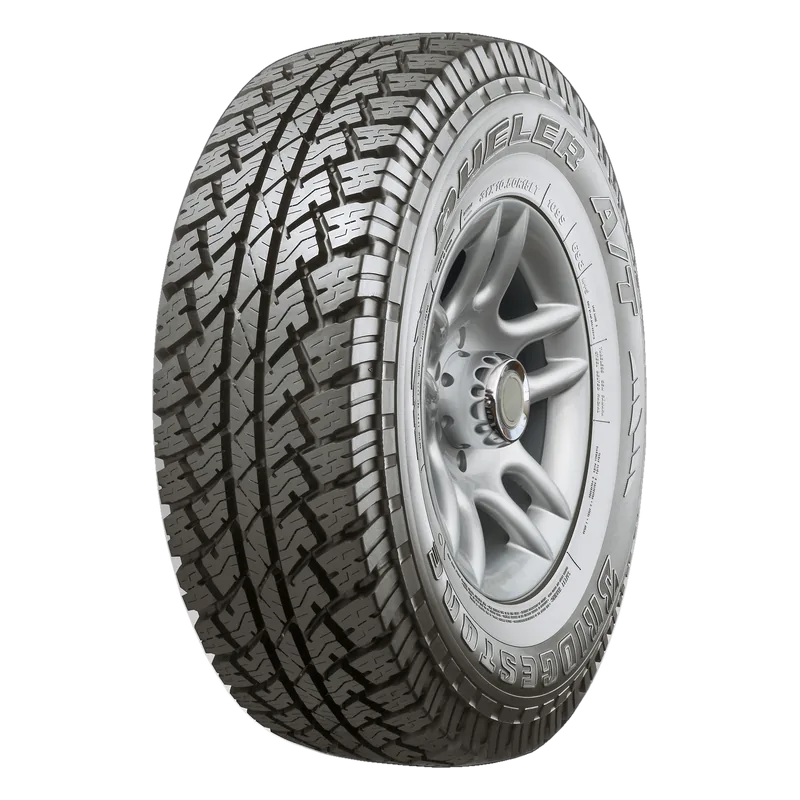 Pneu Bridgestone Dueler A/T 693 255/70 R16 para picape no asfalto e na terra