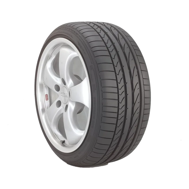 Pneu Bridgestone Potenza RE050A 225/35 R19 run flat para carro esportivo